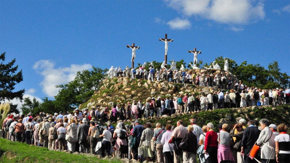 Calvaire de ponchateau procession header