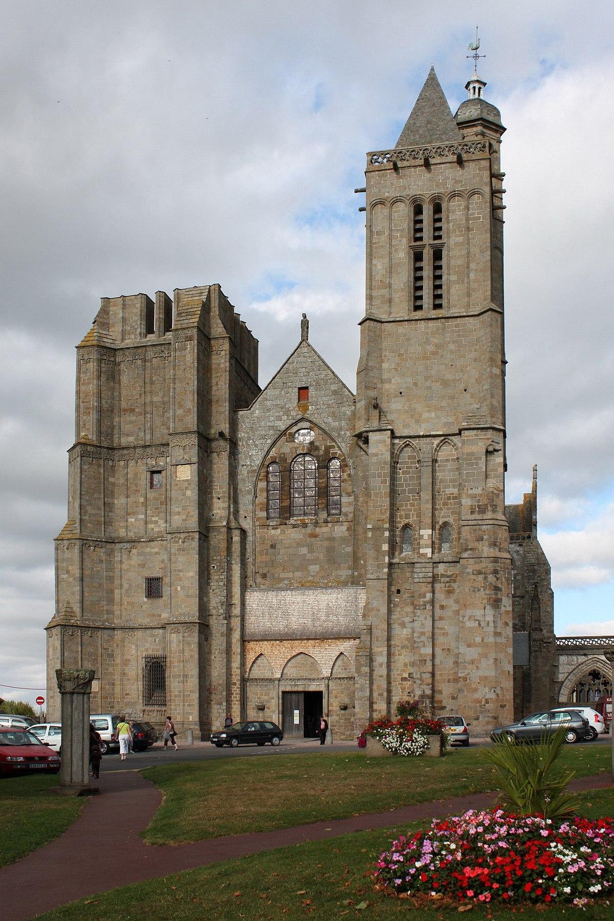 Dol cathedrale facade