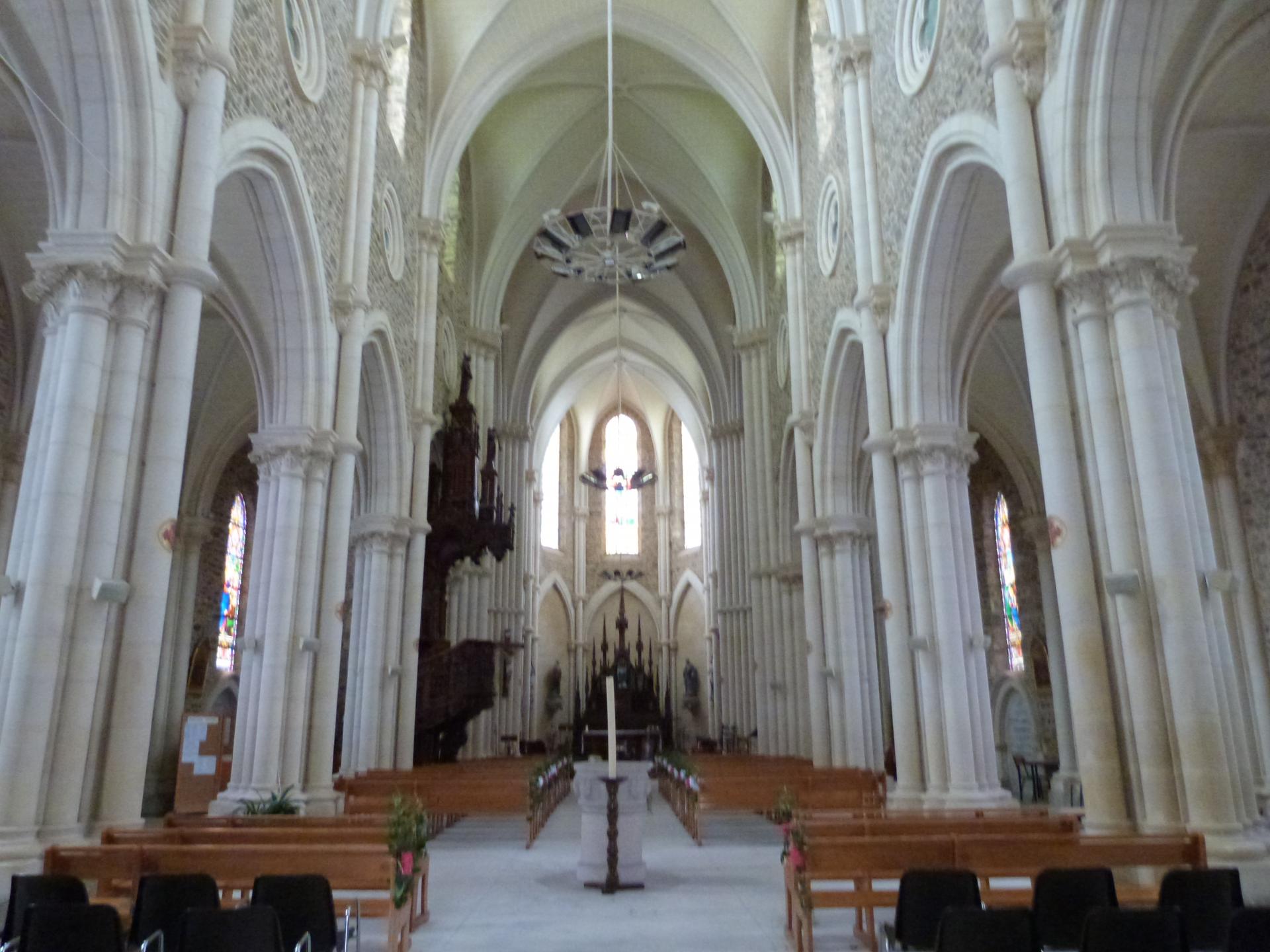Interieur de l eglise notre dame pleudihen sur rance 